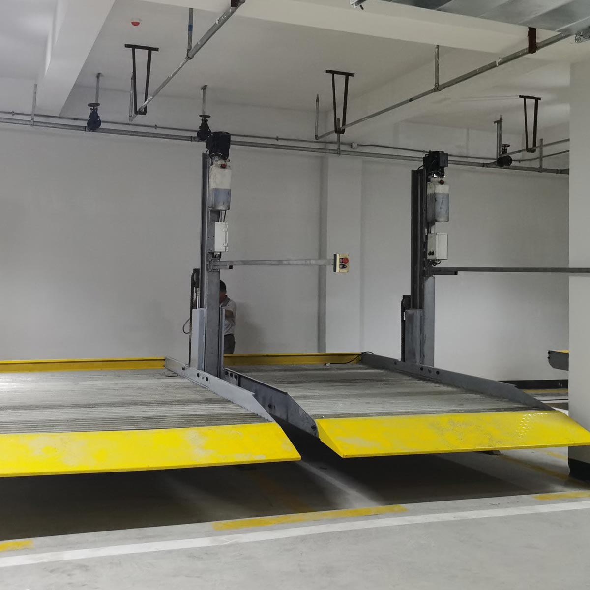 安乡两层机械式立体停车设备改造
